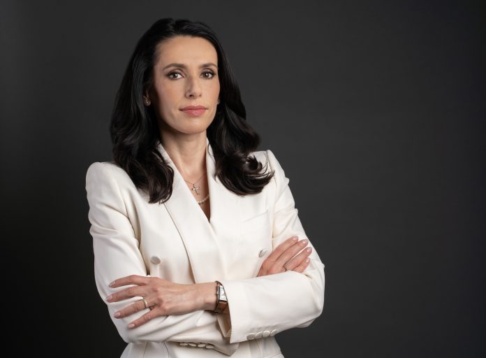 Oana_Iliescu_CushmanWalefield-Echinox