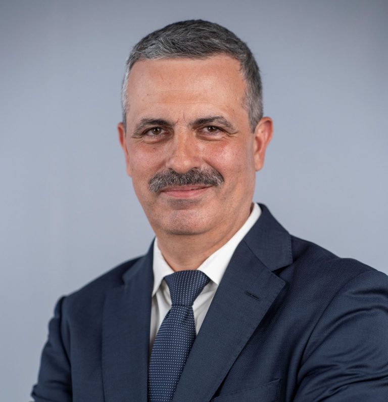 Piața de fuziuni și achiziții din România a înregistrat în primul semestru al anului 122 de tranzacții cu o valoare cumulată de peste 2,7 miliarde euro, în creștere față de aceeași perioadă a anului trecut