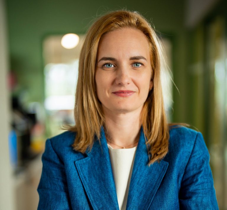 Fonduri prin platforma Seedblink, pentru elevi din școli și licee