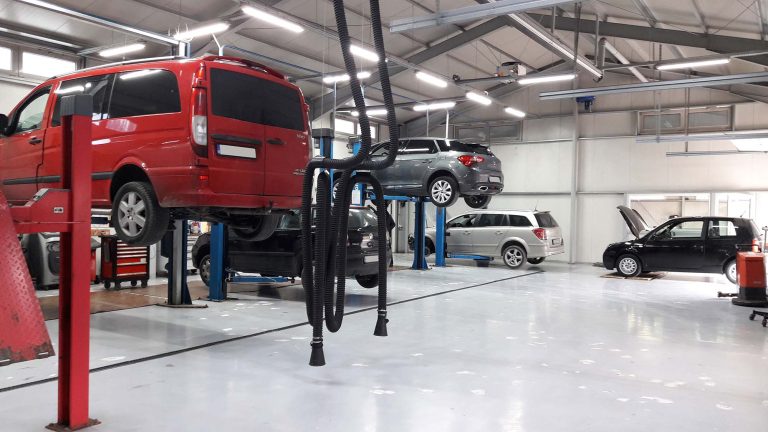 Patronatul service-urilor auto consideră că asiguratorii înrobesc service-urile ca să-și crească profitul