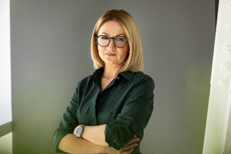 EY Global Mobility Consumer Index: Cererea globală pentru vehicule electrice încetinește, pe fondul lipsei infrastructurii de încărcare