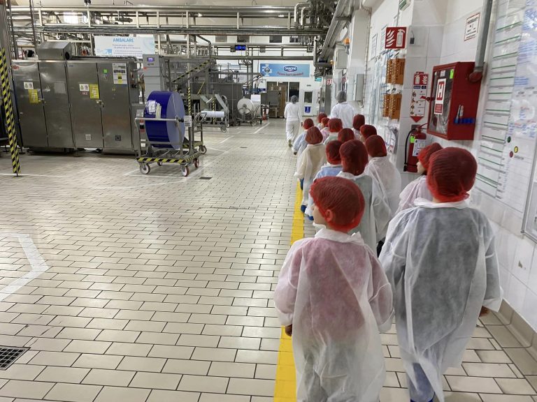 Vizite educative și interactive în fabrica Danone din București