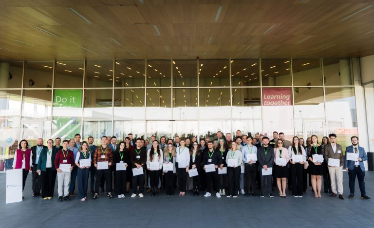 TenarisSilcotub premiază studenții de la universități tehnice de prestigiu din țară, prin Programul de Burse Roberto Rocca