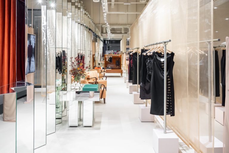 Murmur se redeschide în Promenada Mall cu un design contemporan