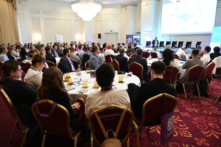 Principalele concluzii ale profesioniștilor invitați la „Supply Chain & Logistics Forum & Expo” 2024. „Putem vedea că intrăm într-o eră fast & furious, unde am trecut de la livrarea la timp la livrarea aproape instantă”