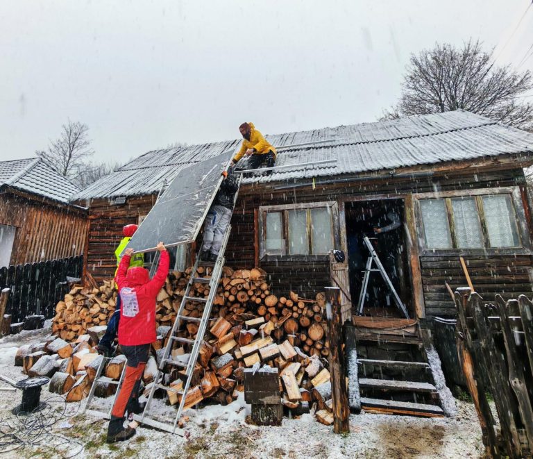 10 gospodării din județele Mureș, Hunedoara și Alba au primit „Energie pentru Viață” în prag de sărbători