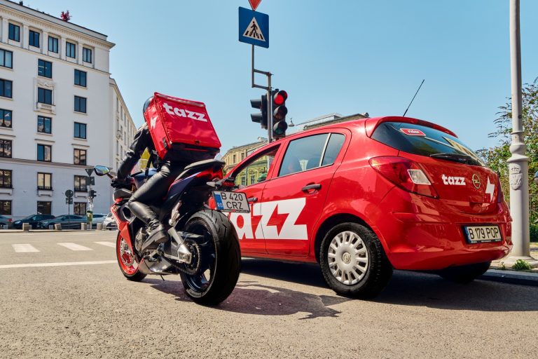 Burgerul, preparatul cel mai comandat prin Tazz în 2024