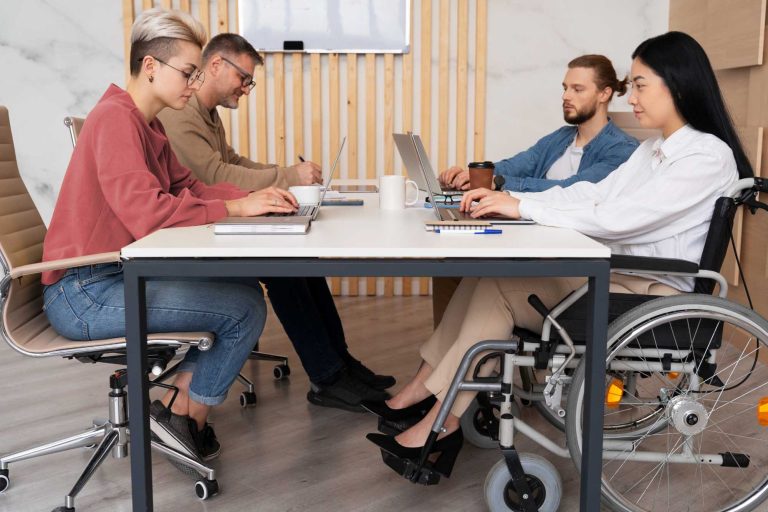 Studiu CED România și Accenture: 1 milion de români cu dizabilități. 66% dintre români se tem să nu jignească  în interacțiunea cu ei