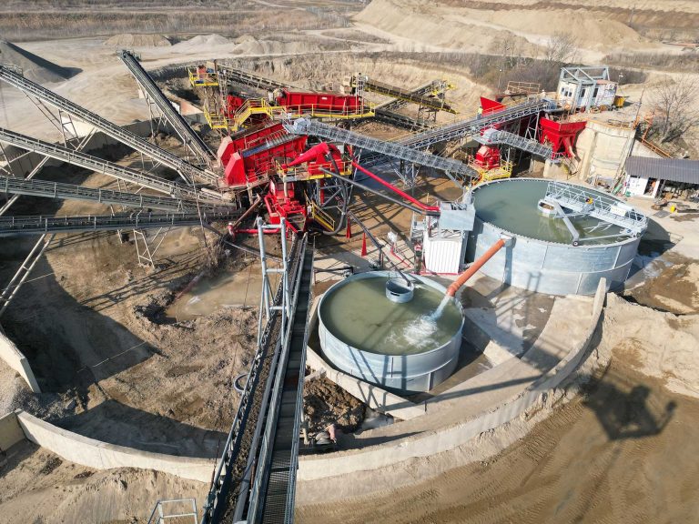 Holcim România, investiție de peste 450.000 euro în reciclarea apei la stația de agregate Stăncești, Prahova