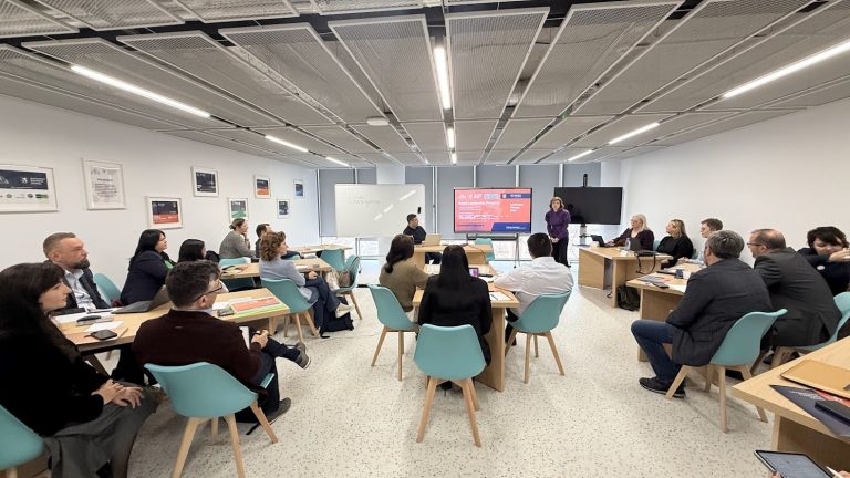 Liderii din România se pregătesc pentru viitor: profesioniști de top participă la Board Leadership Program, într-un context în care gândirea critică devine resursa strategică esențială