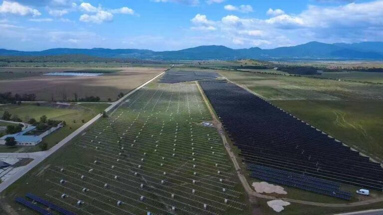 PPC adaugă un parc fotovoltaic de 88 MW în portofoliul său din Bulgaria