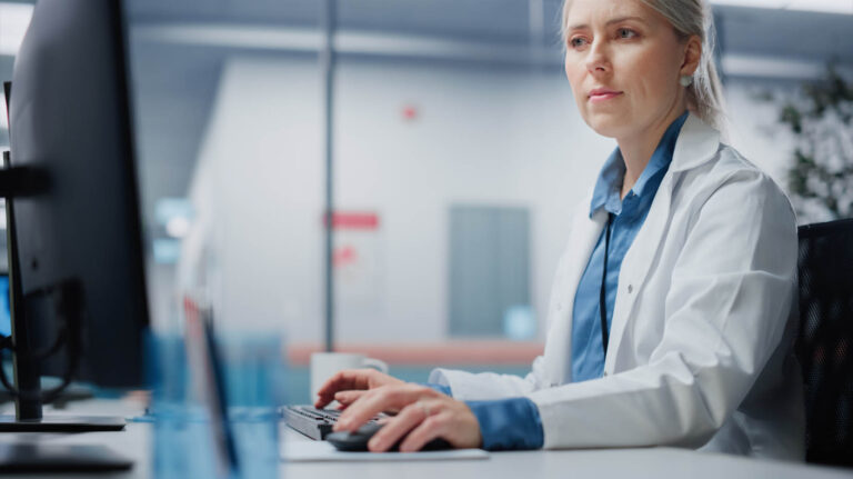 Future Health Index 2025: Inteligența Artificială nu mai este opțională în sistemul medical modern
