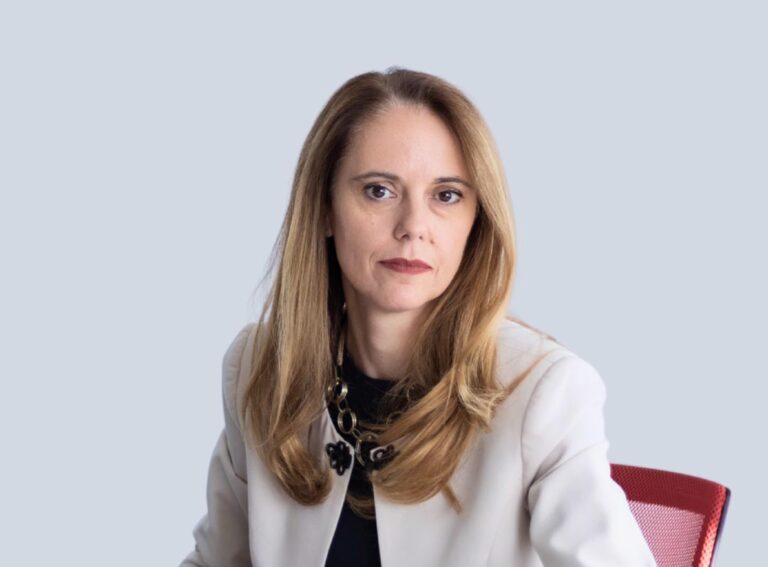 Vulnerabilitățile companiilor în fața noilor forme de fraudă, alimentate de utilizarea AI. Cum pot fi prevenite fraudele în care escrocii se dau drept clienți – recomandările Atradius