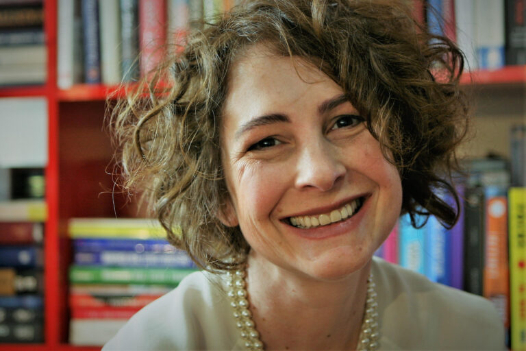 În ce condiții mai pot fi achiziționate locuințe cu TVA de 9%, după ce taxa crește la 21%