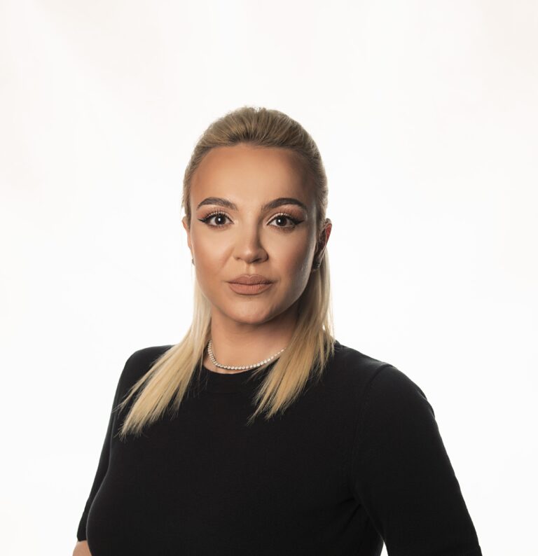 Cum se schimbă preferințele românilor: aproape 70% folosesc dispozitive pentru monitorizarea sănătății si 41% evită alimentele ultraprocesate