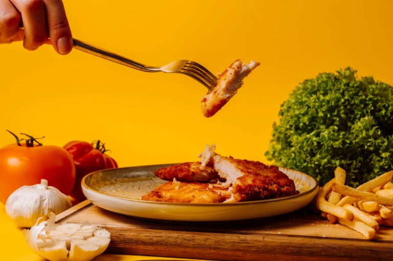 Două grupuri românești din industria cărnii, cu afaceri de peste 100 mil Euro, intră pe piața produselor Ready to Cook dominată de produsele din import 