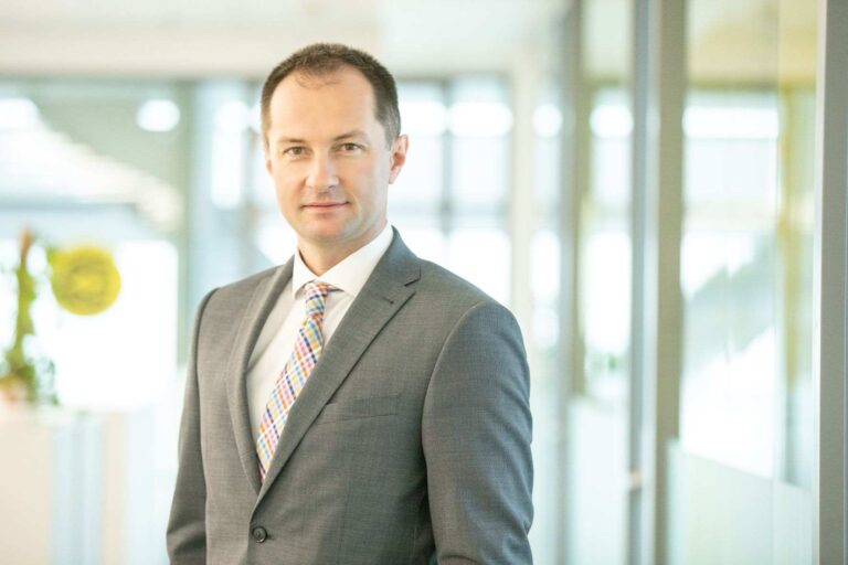 Tranziția spre realități hibride: România și provocarea realităților virtuale și augmentate