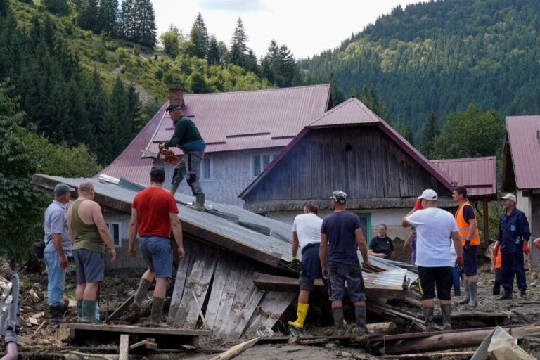 După viitură: muntele dintre panică și șansa unei reconstrucții inteligente
