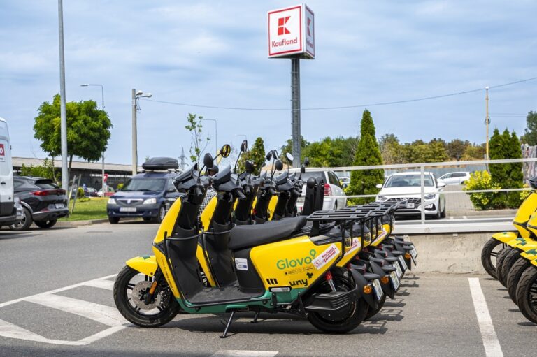 Vehicule electrice și stații de încărcare pentru livratorii din Constanța