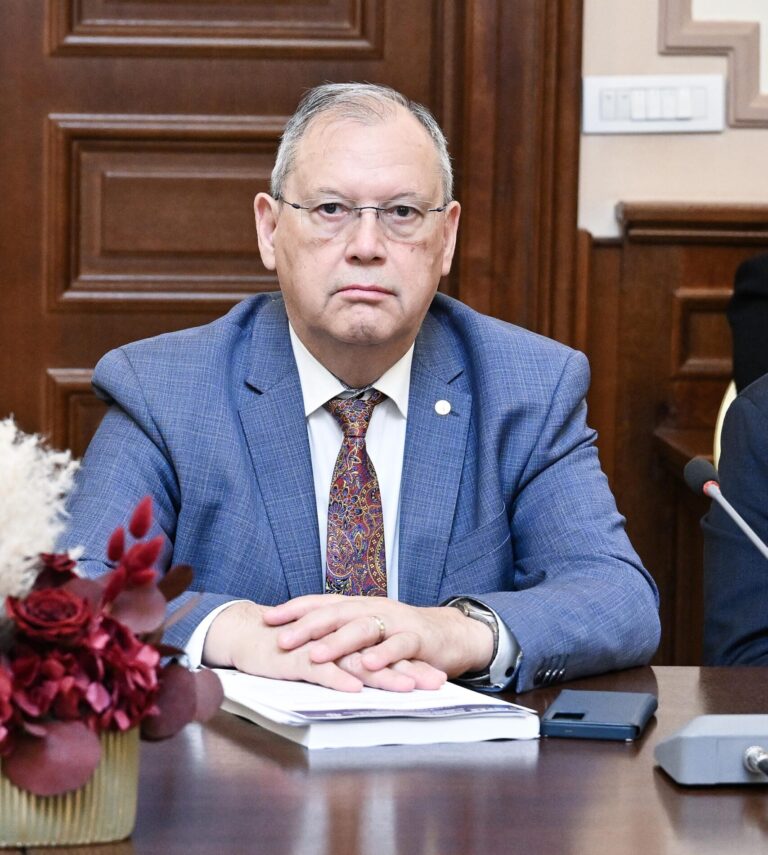 Dumitru Dorin Prunariu, cosmonaut: „În România, ar trebui creat un consiliu interministerial pentru Spațiul Cosmic” Dumitru Dorin Prunariu, cosmonaut: „În România, ar trebui creat un consiliu interministerial pentru Spațiul Cosmic”