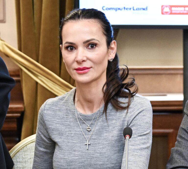 Oana Ijdelea, membru în consiliu de Administrație al Black Sea Oil & Gas: „România ar putea avea o contribuție reală și obiectivă în tranziția energetică și către industria verde”  Oana Ijdelea, membru în consiliu de Administrație al Black Sea Oil & Gas: „România ar putea avea o contribuție reală și obiectivă în tranziția energetică și către industria verde”
