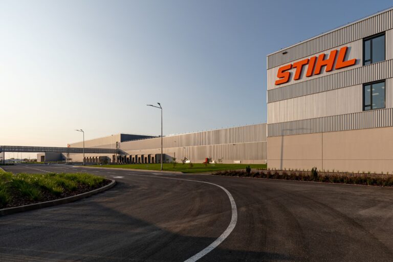 STIHL inaugurează  fabrica de echipamente pe acumulatori  de la Oradea