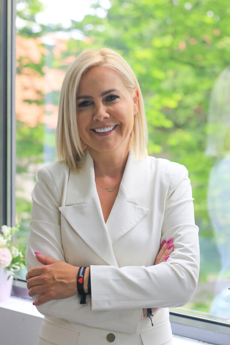 Dana Vasilescu, coordonator al programului My Way: „Tinerii noștri simt nevoia unui plan de carieră”  Dana Vasilescu, coordonator al programului My Way: „Tinerii noștri simt nevoia unui plan de carieră”