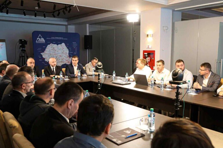 Transelectrica dă startul construcției a două linii electrice aeriene de 400 kV care  închid magistrala de energie electrică din nordul țării și consolidează interconexiunea  României cu Republica Moldova 