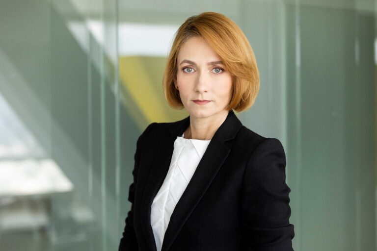 Studiu EY: Funcțiile financiar-fiscale au nevoie de un nou tip de profesioniști care folosesc tehnologia și inteligența artificială alături de competențele în fiscalitate