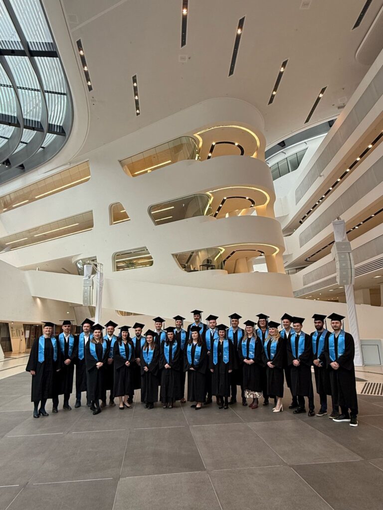 28 de manageri și antreprenori încep cursurile programului Bucharest Executive MBA 