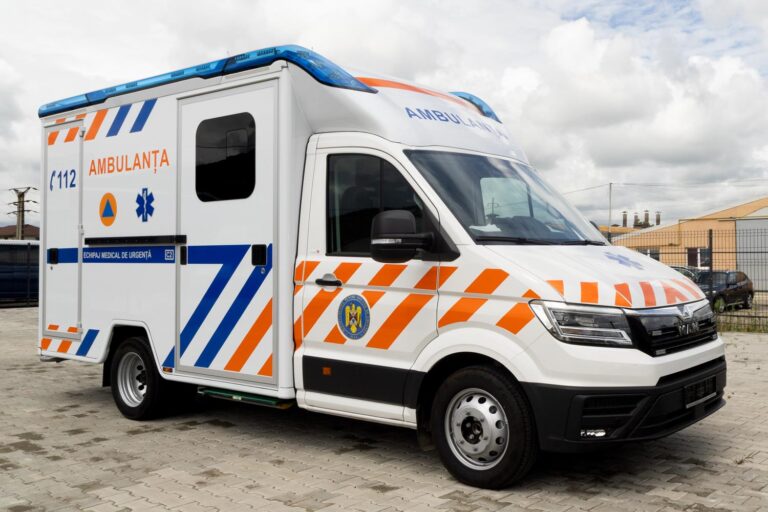 Deltamed livrează 121 de ambulanțe echipate cu tehnologie spaniolă de ultimă generație 