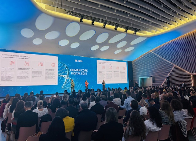 Capitalul uman, inovația și transformarea digitală – cele mai puternice avantaje competitive ale industriei serviciilor pentru afaceri din România