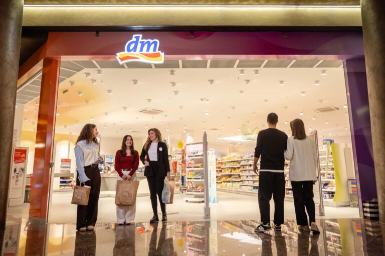 dm România: Cifră de afaceri în creștere cu 21,77% față de anul anterior