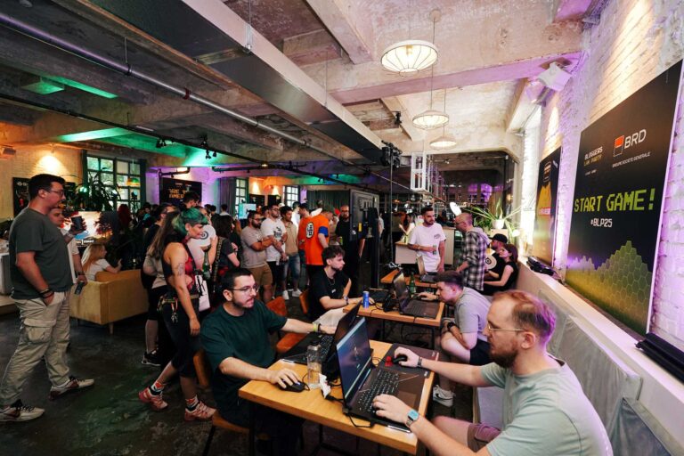 BRD – Groupe Société Générale și Good Game Industry lansează studiul „Cine e gamerul român?” – radiografia completă a comunității de gaming din România la care au luat parte 30.000 de gameri activi