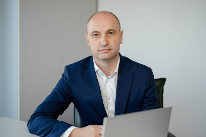 Eugen_Anicescu_2022_HJ-2_resize