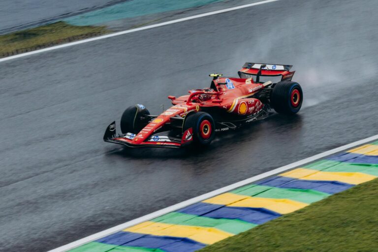 Formula 1, cu mai multe mașini hibride în 2026