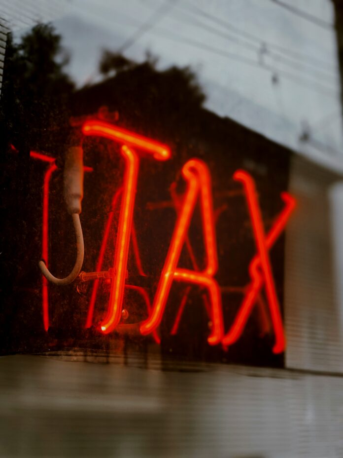 tax jon-tyson-qAQsVsSxp_w-unsplash