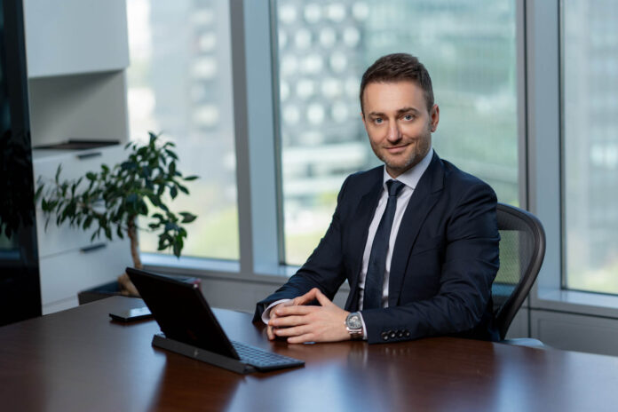 PR - poze - Claudiu poza 2