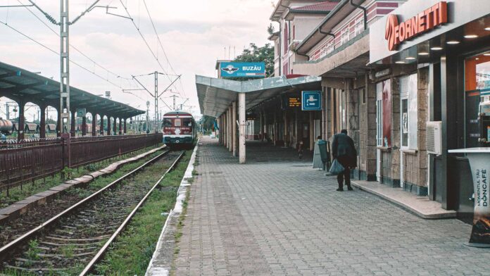 pexels-oană-andrei-8459614_gara, tren , feroviar, buzau