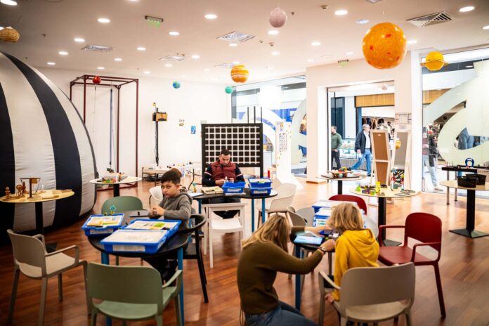 Comunicat shopping city resize(79)