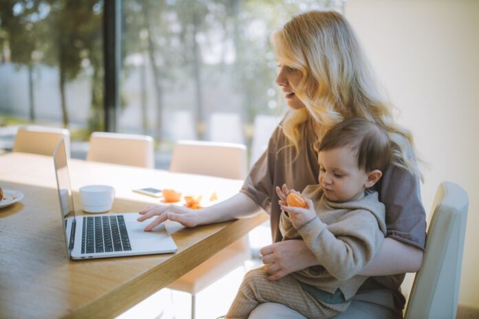 mother business child mama copil remote pexels-anastasia-shuraeva-4079281