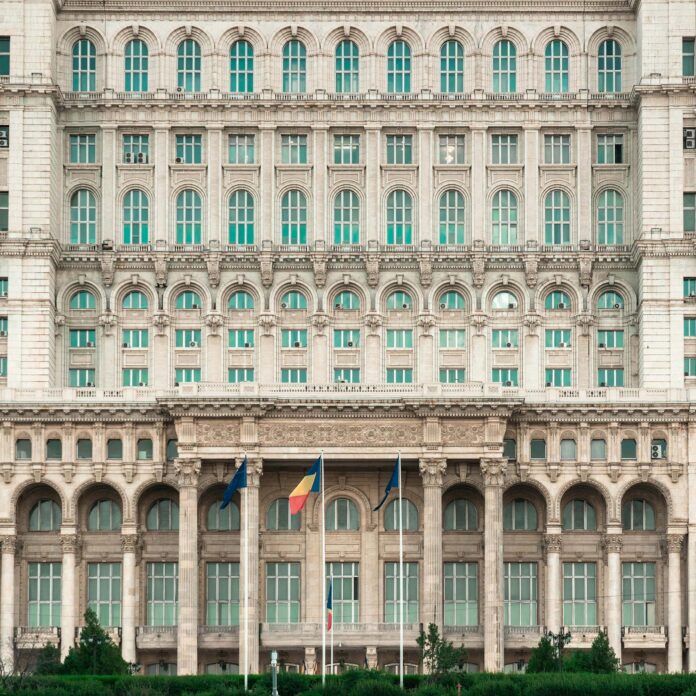 pexels-jakubzerdzicki-27334027