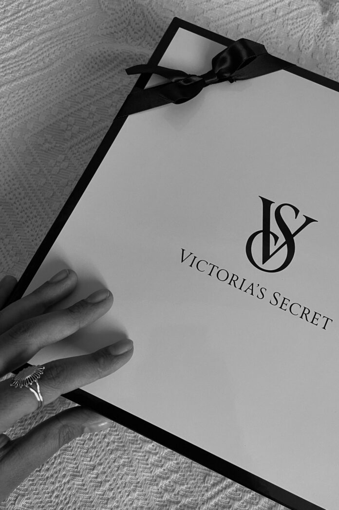 victoria secret pexels-yasemin-sahin-2149848587-30824760