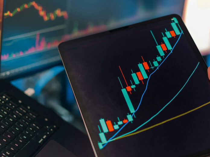 financial jakub-zerdzicki-vKNRKjSNbTo-unsplash