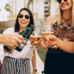 Aproape jumătate dintre europeni consumă alcool cel puțin o dată pe lună