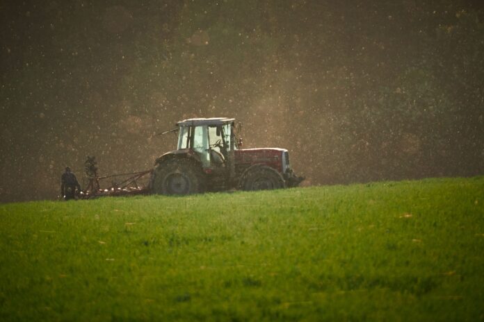 Comisia Europeană aprobă încă 52 de milioane de euro pentru motorina agricolă în Spania. Ajutorul poate ajunge la 20 de cenți pe litru