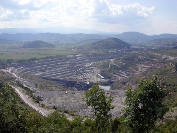 Compania energetică a Muntenegrului pregătește un acord cu BERD pentru proiecte solare și baterii la Pljevlja
